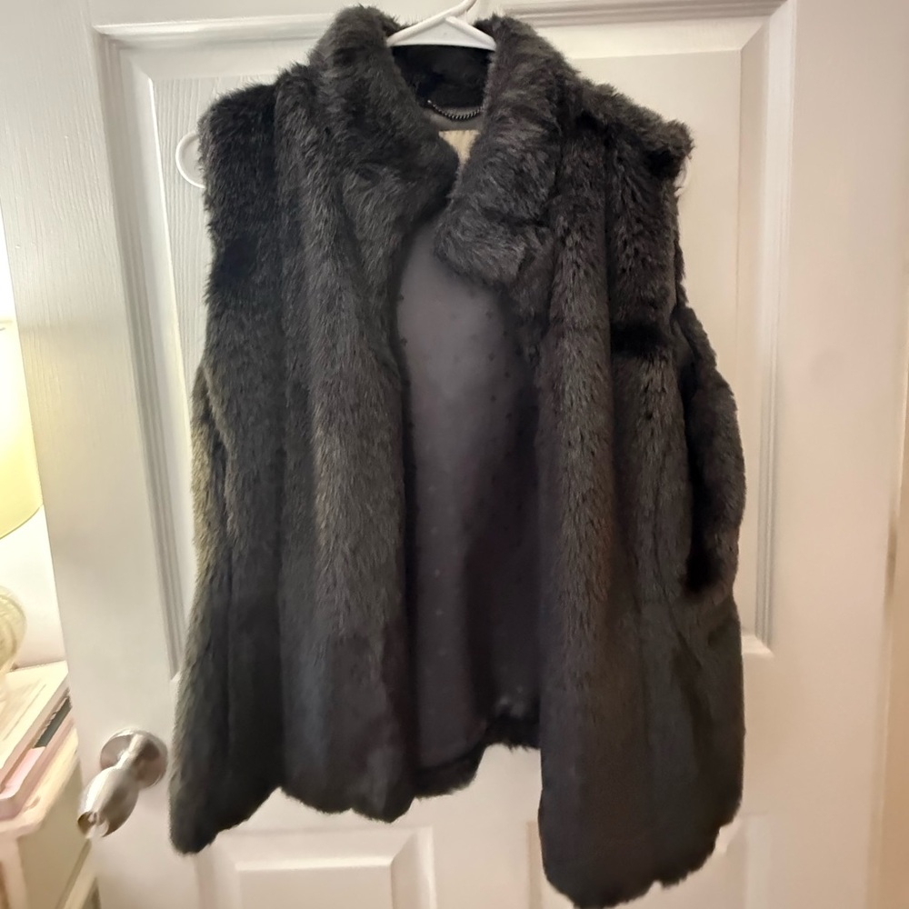 Banana Republic Women's Faux Fur Vest - Black